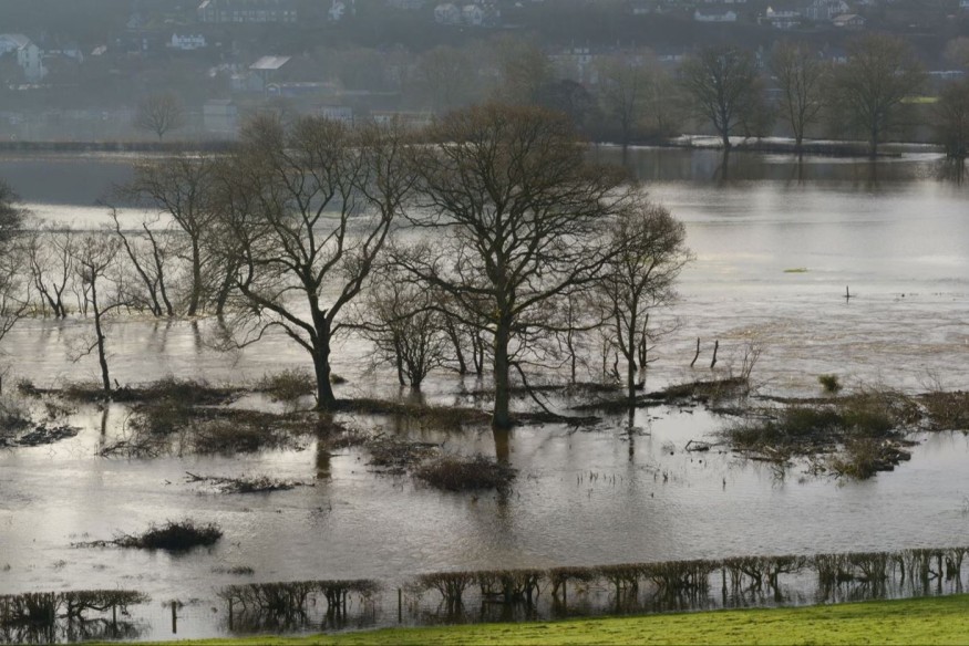Warnings as Storm Ciarán brings flood risk across Wales