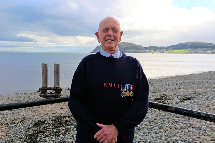 Llandudno lifeboat volunteers celebrate Keith's 40 years