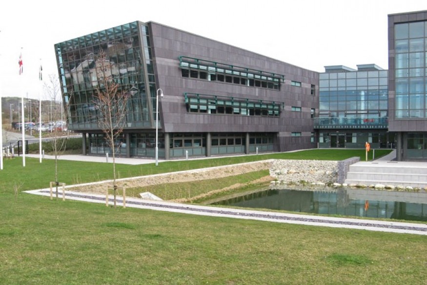 MS takes swipe at costs of Government HQ in Junction