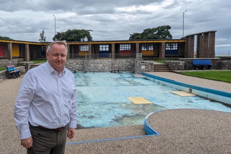 MS says 'lack of progress' on paddling pool is 'unacceptable'