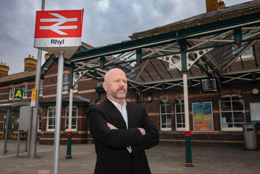 Call for Branson rail rescue plan with return of Virgin trains